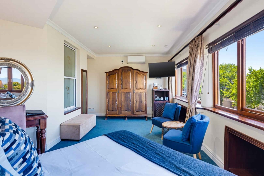 14 Bedroom Property for Sale in Oranjezicht Western Cape